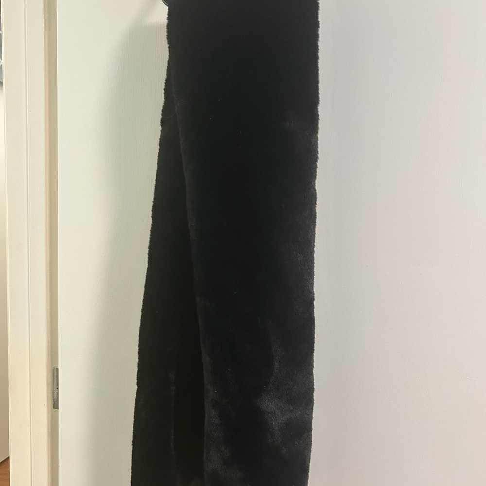 Elegant Black Faux Fur Scarf
